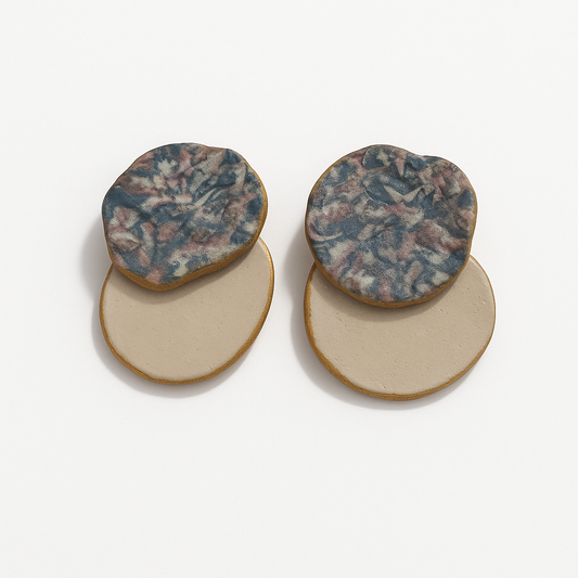 Ostara - crema, tierra y gris.