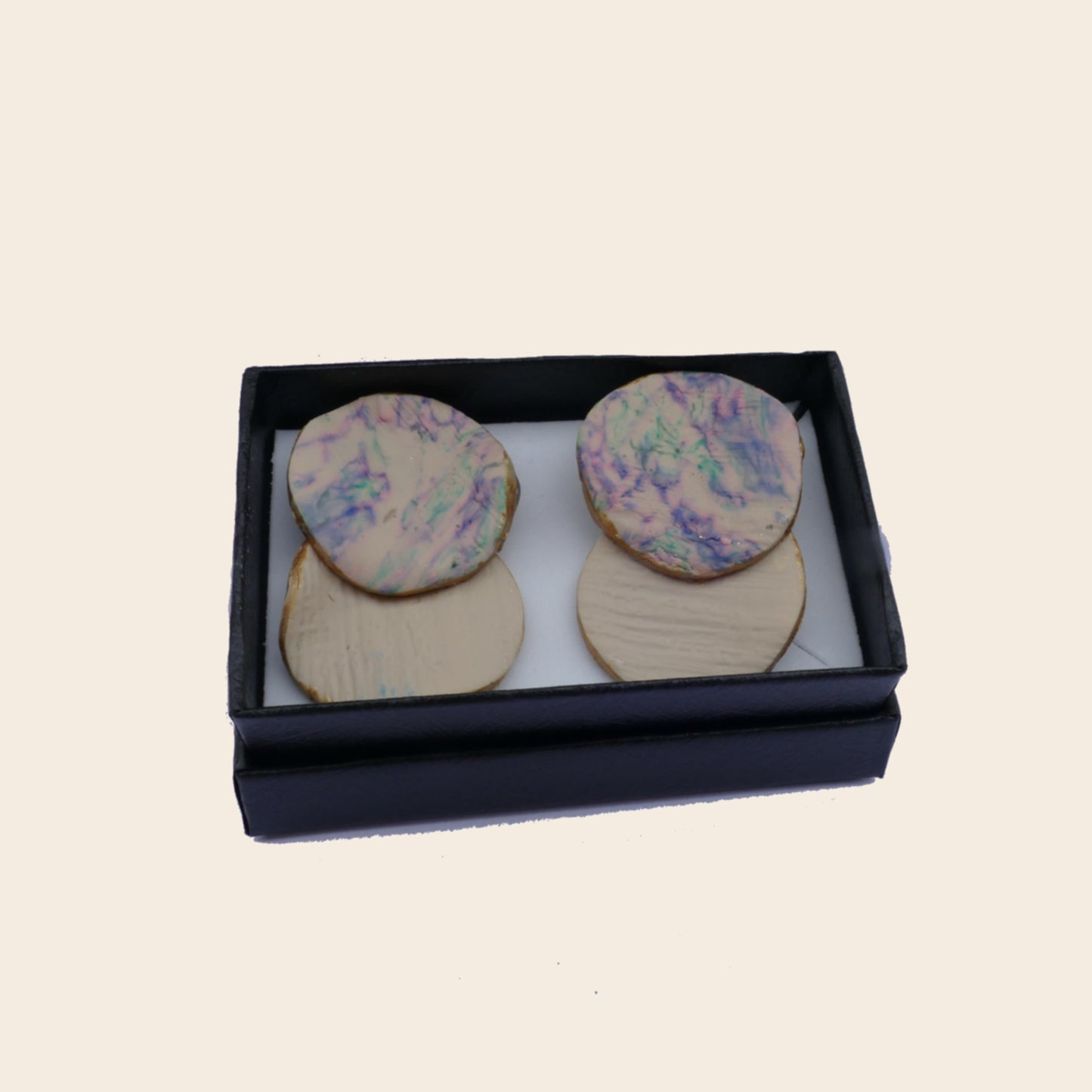 Ostara - Turquesa, lavanda y crema