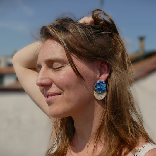 Ostara - Azul intenso y crema