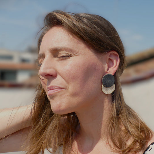 Ostara - Negro y dorado