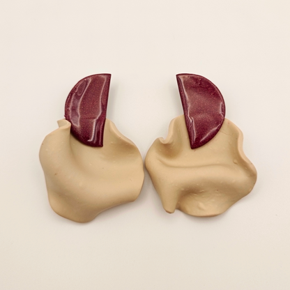 Isis - Pendiente granate y crema mate