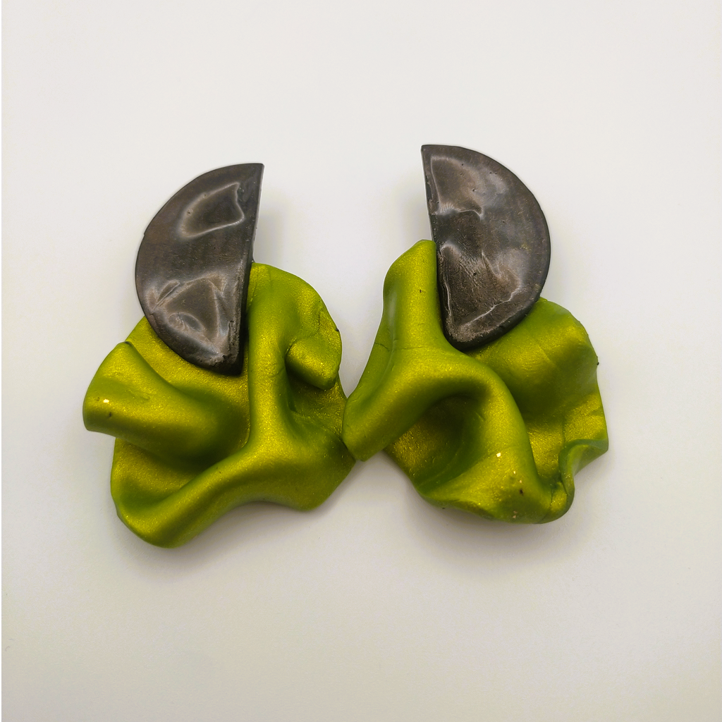Isis - Pendiente marrón y verde pistacho