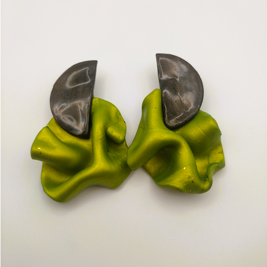 Isis - Pendiente marrón y verde pistacho
