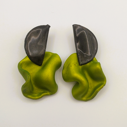 Isis - Pendiente marrón y verde pistacho