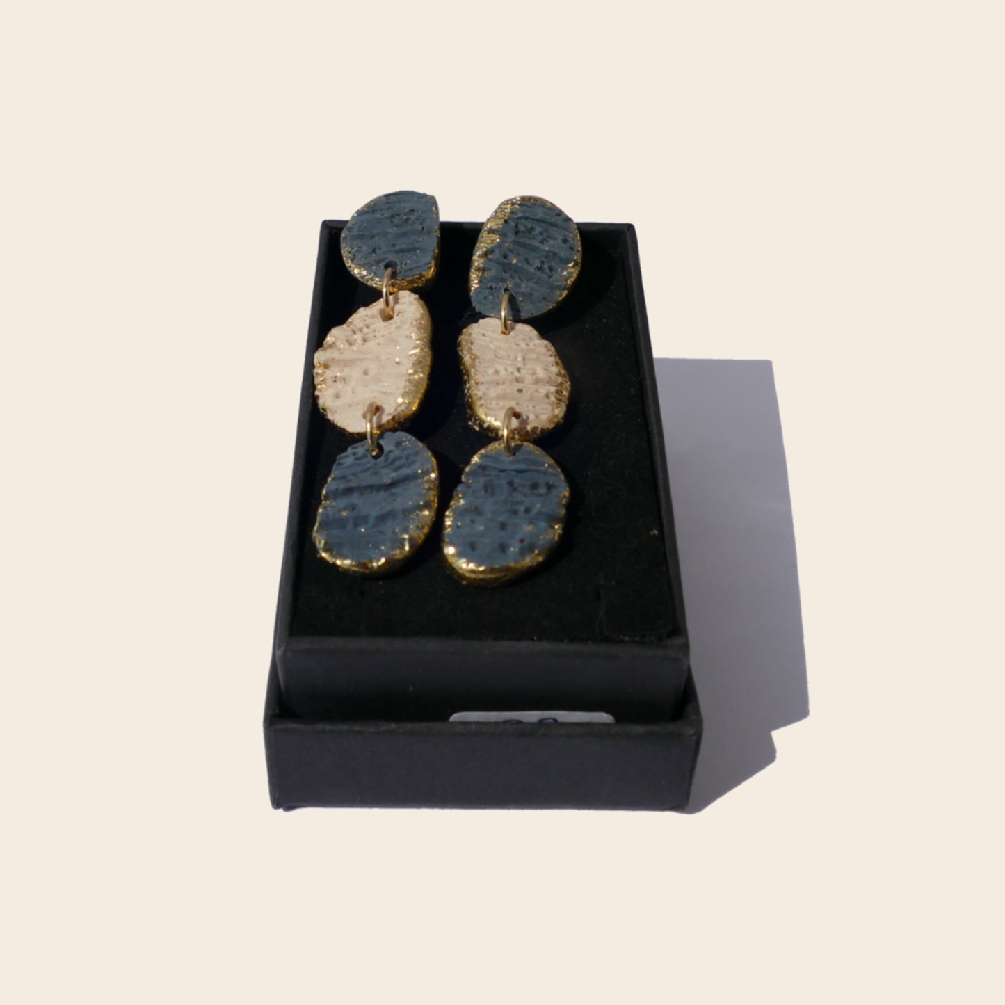 Lakshmi - tres piezas azul piedra y crema