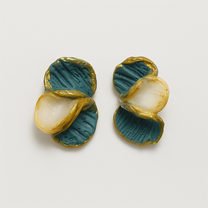 Venus - pétalos aguamarina, nácar y destellos dorados