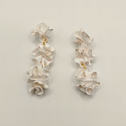 Clavel - Pendientes cascada blancos