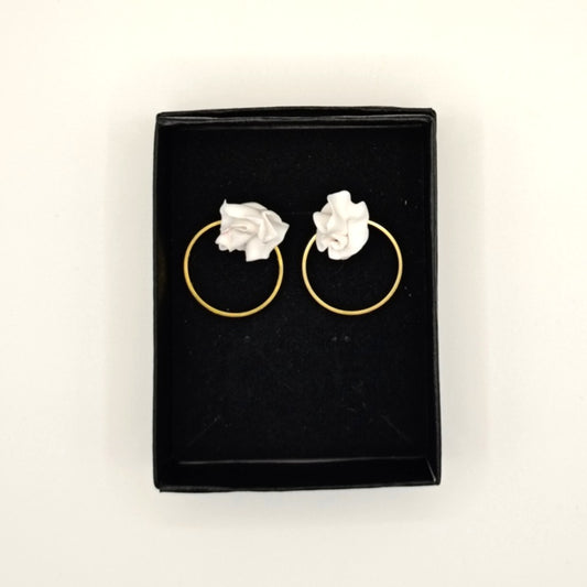Clavel - Pendiente clavel blanco con aro
