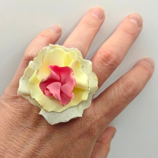 Anillo - flor crema y rosa
